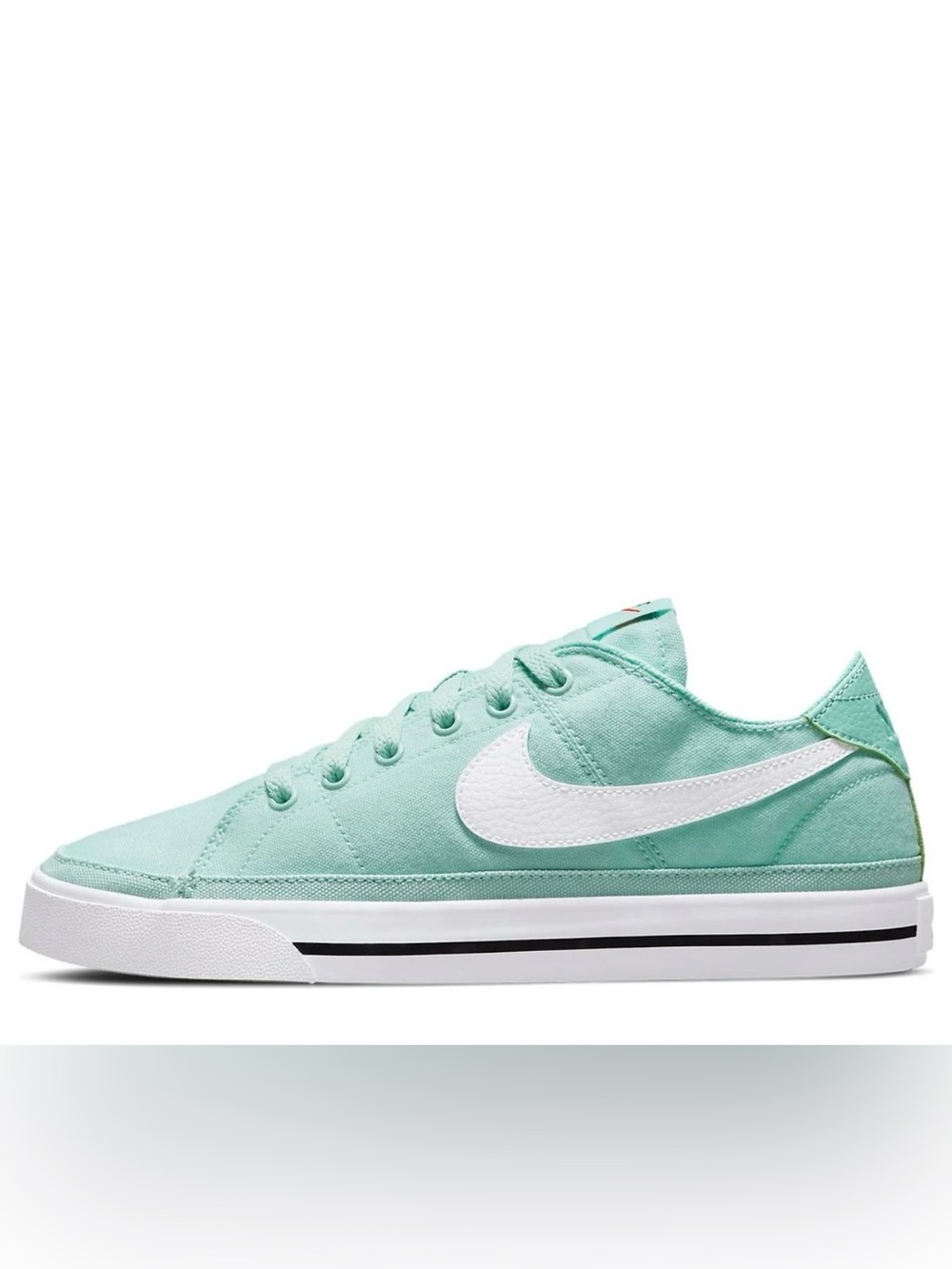 Nike Women's Teal Canvas Low-Top Sneakers with White Swoosh 9